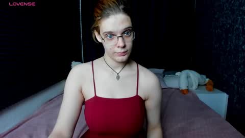 Snapshot of kiki_krash chatting on 01-12-25, 10:12 Kiki online show from 01-12-25, 10:12