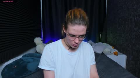 Snapshot of kiki_krash chatting on 02-13-25, 02:31 Kiki online show from 02-13-25, 02:31