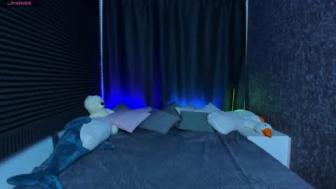 Snapshot of kiki_krash chatting on 02-14-25, 10:17 Kiki online show from 02-14-25, 10:17