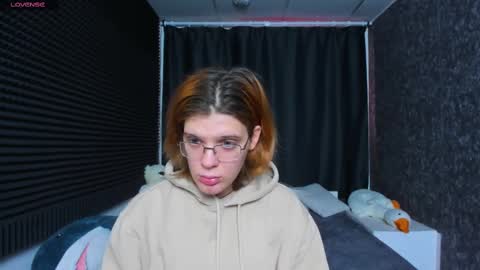 Snapshot of kiki_krash chatting on 02-17-25, 10:07 Kiki online show from 02-17-25, 10:07