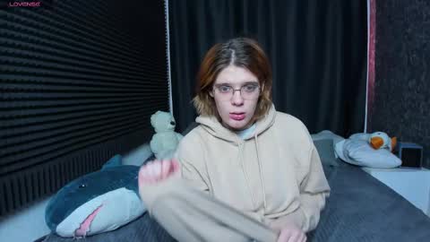 Snapshot of kiki_krash chatting on 02-20-25, 10:16 Kiki online show from 02-20-25, 10:16