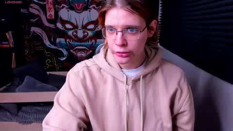 Snapshot of kiki_krash chatting on 02-21-25, 10:39 Kiki online show from 02-21-25, 10:39