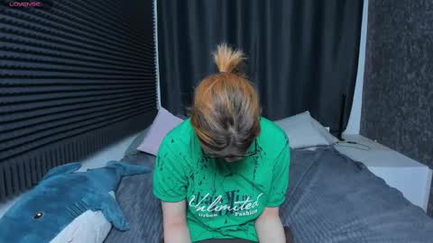 Snapshot of kiki_krash chatting on 02-24-25, 10:15 Kiki online show from 02-24-25, 10:15