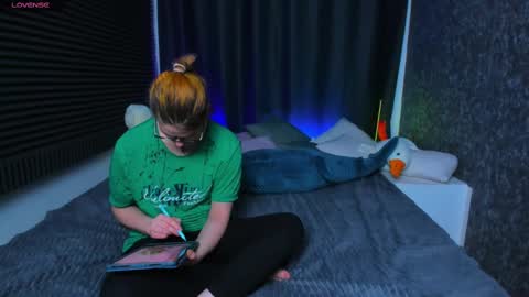 Snapshot of kiki_krash chatting on 02-27-25, 04:43 Kiki online show from 02-27-25, 04:43