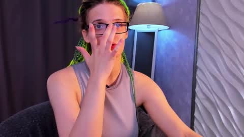 Snapshot of kiki_krash chatting on 09-20-25, 10:05 Kiki online show from 09-20-25, 10:05