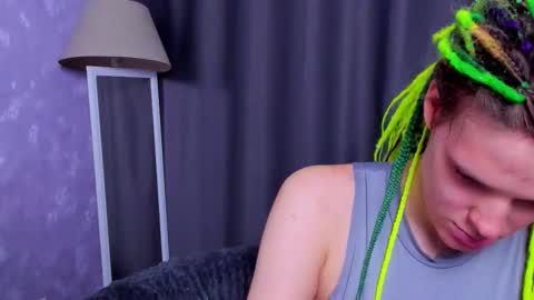 Snapshot of kiki_krash chatting on 09-23-25, 10:40 Kiki online show from 09-23-25, 10:40