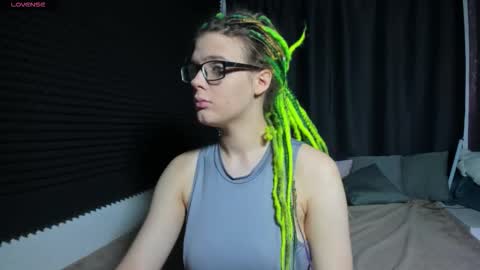 Snapshot of kiki_krash chatting on 09-25-25, 10:08 Kiki online show from 09-25-25, 10:08