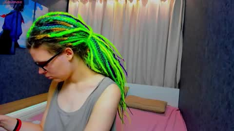 Snapshot of kiki_krash chatting on 10-03-25, 10:01 Kiki online show from 10-03-25, 10:01