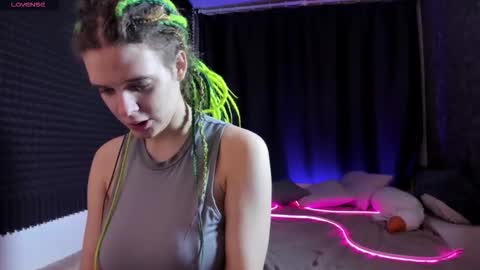 Snapshot of kiki_krash chatting on 10-24-25, 10:55 Kiki online show from 10-24-25, 10:55