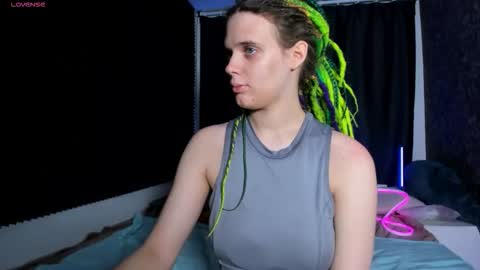 Kiki online show from 11-20-25, 10:26