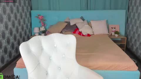 Kiki online show from 05-15-26, 01:23