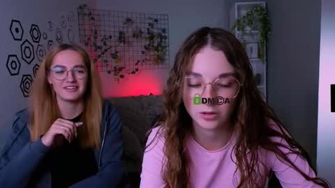 Kira online show from 10-17-25, 12:19