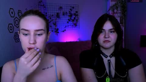 Kira online show from 10-19-25, 07:25