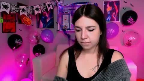 Kira online show from 10-21-25, 11:44