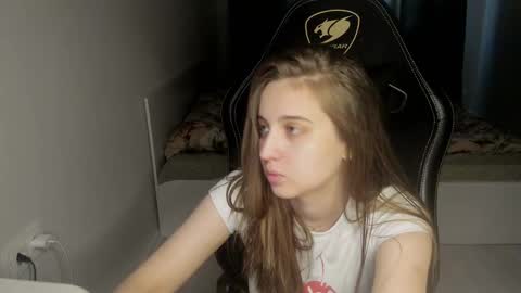 Kiki online show from 10-02-25, 01:45