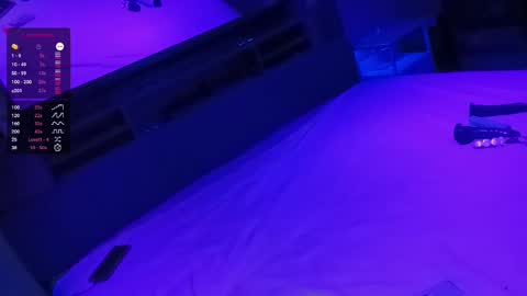 Snapshot of kikilovespartylights chatting on 02-22-25, 06:50 kikilovespartylights online show from 02-22-25, 06:50