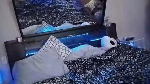 Snapshot of kikilovespartylights chatting on 02-26-25, 07:38 kikilovespartylights online show from 02-26-25, 07:38