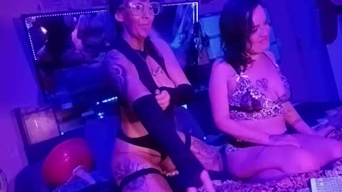 Snapshot of kikilovespartylights chatting on 02-25-26, 07:29 kikilovespartylights online show from 02-25-26, 07:29