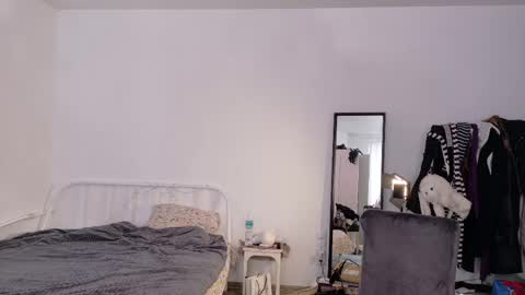 Kiki online show from 04-24-26, 06:49