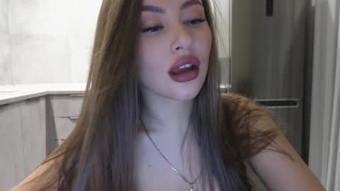 Snapshot of killer__girls chatting on 12-14-24, 09:24 EvaAnna online show from 12-14-24, 09:24