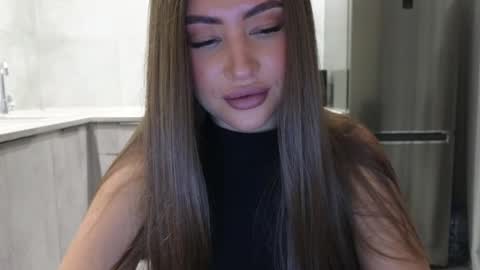 Snapshot of killer__girls chatting on 02-25-25, 05:58 EvaAnna online show from 02-25-25, 05:58