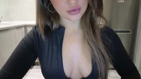 Snapshot of killer__girls chatting on 09-22-25, 09:28 EvaAnna online show from 09-22-25, 09:28