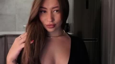 EvaAnna online show from 04-12-26, 08:14