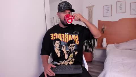 Kilua Muscle guy online show from 10-16-25, 09:38