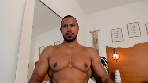 Snapshot of killua_zagarra_ chatting on 11-27-25, 08:44 Kilua Muscle guy online show from 11-27-25, 08:44