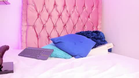 Snapshot of kim_baker1 chatting on 03-11-25, 10:53 kim online show from 03-11-25, 10:53