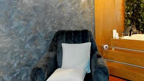 Snapshot of kim_beckett chatting on 02-03-25, 12:57 Kim online show from 02-03-25, 12:57