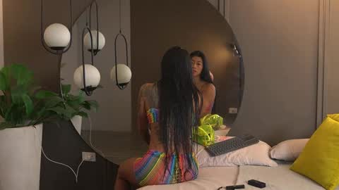 Snapshot of kim_beckett chatting on 09-17-25, 01:13 Kim online show from 09-17-25, 01:13