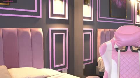 Kim online show from 04-17-26, 01:25