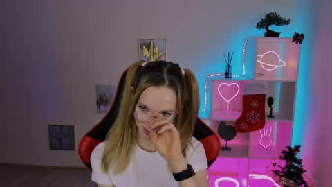 Snapshot of kim_boyd chatting on 12-14-24, 05:36 kim_boyd online show from 12-14-24, 05:36