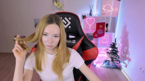 Snapshot of kim_boyd chatting on 12-16-24, 03:11 kim_boyd online show from 12-16-24, 03:11