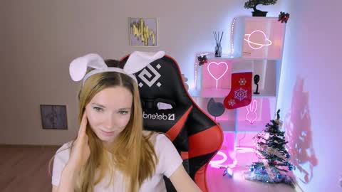 Snapshot of kim_boyd chatting on 12-18-24, 12:07 kim_boyd online show from 12-18-24, 12:07