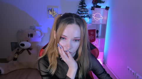 Snapshot of kim_boyd chatting on 12-28-24, 12:13 kim_boyd online show from 12-28-24, 12:13