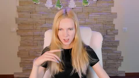 Snapshot of kim_boyd chatting on 01-08-25, 12:15 kim_boyd online show from 01-08-25, 12:15