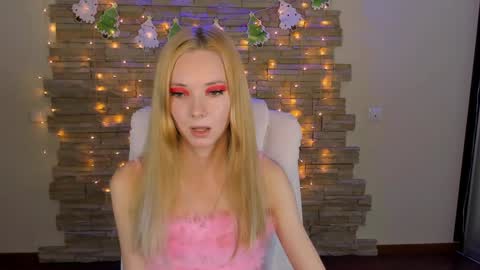 Snapshot of kim_boyd chatting on 01-11-25, 12:40 kim_boyd online show from 01-11-25, 12:40