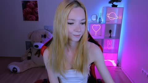 Snapshot of kim_boyd chatting on 01-25-25, 12:05 kim_boyd online show from 01-25-25, 12:05