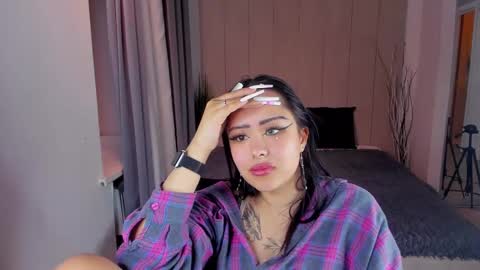 Kim online show from 02-14-25, 06:12