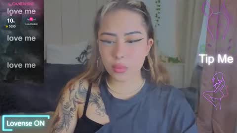 Kim online show from 11-05-25, 10:04