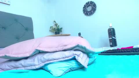 Kim online show from 02-04-25, 06:25