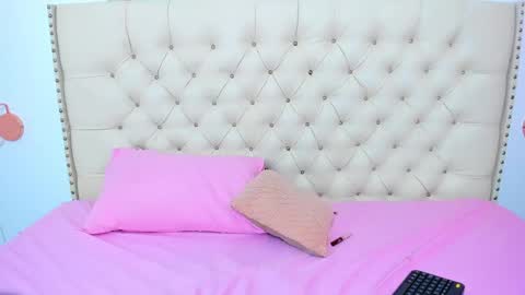 kim_eli online show from 12-19-24, 07:40