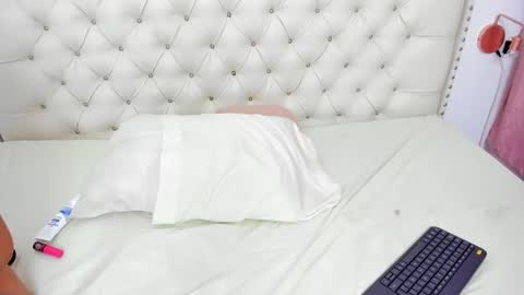 kim_eli online show from 12-22-24, 10:25