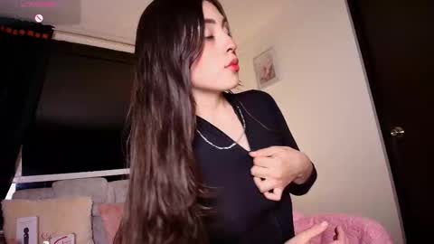 kim_tyler_ online show from 11-06-25, 11:26