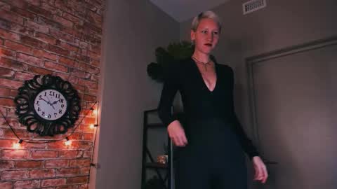 Snapshot of kim_waite chatting on 09-18-25, 02:19 Kim online show from 09-18-25, 02:19