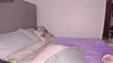 Snapshot of kimapril chatting on 02-10-26, 08:35 April online show from 02-10-26, 08:35