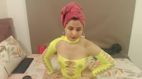 Snapshot of kimberjamesxx chatting on 03-14-26, 04:07 DANIELA online show from 03-14-26, 04:07