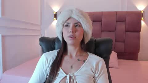 Kim online show from 03-08-25, 02:23